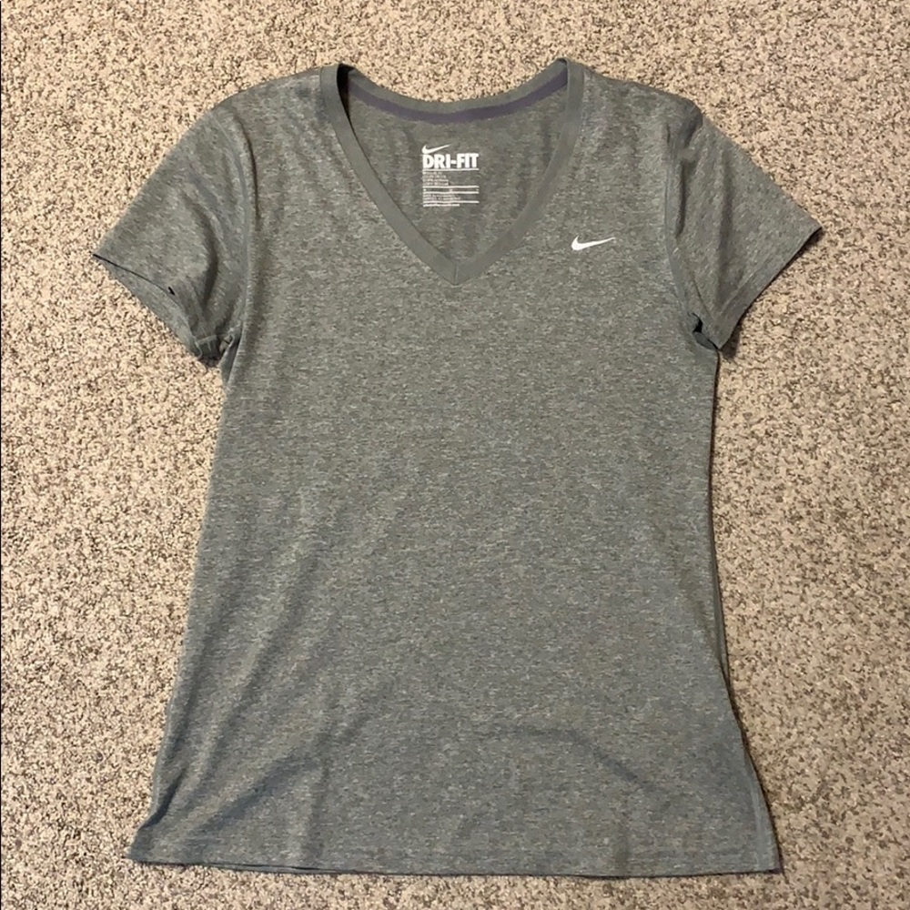 EUC Women’s Nike Dri-Fit VNeck Tee